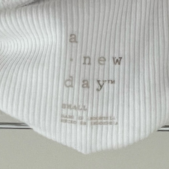 a new day tube top - Picture 3 of 4